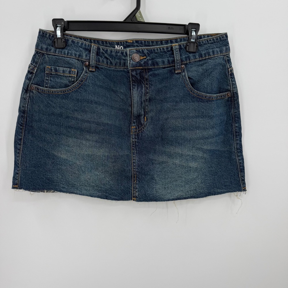 No Boundaries Denim Mini Skirt Medium Wash Raw Hem Stretch Jean Skirt Women's M - Picture 2 of 7